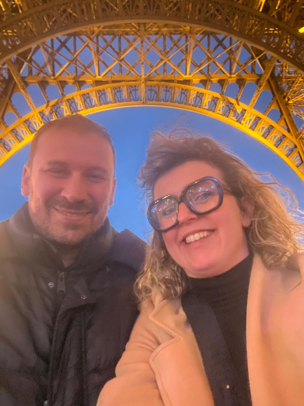 Jula & Vincent under the Eiffel Tower