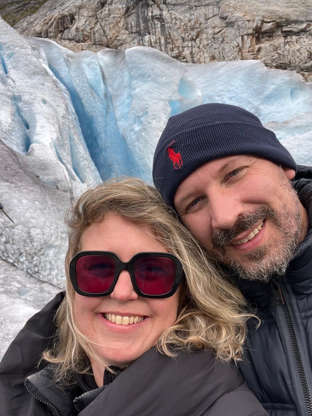 Jula & Vincent at a glacier